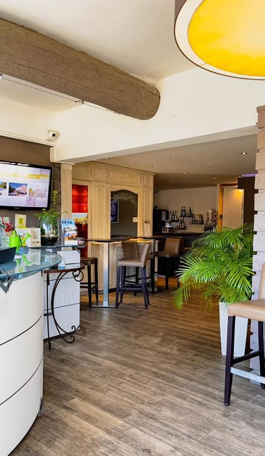 Logis Hotel & Restaurant L'Etape Bouc Bel Air - Gardanne Exterior photo