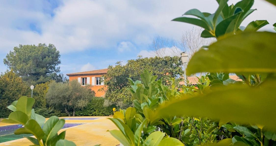 Logis Hotel & Restaurant L'Etape Bouc Bel Air - Gardanne Exterior photo