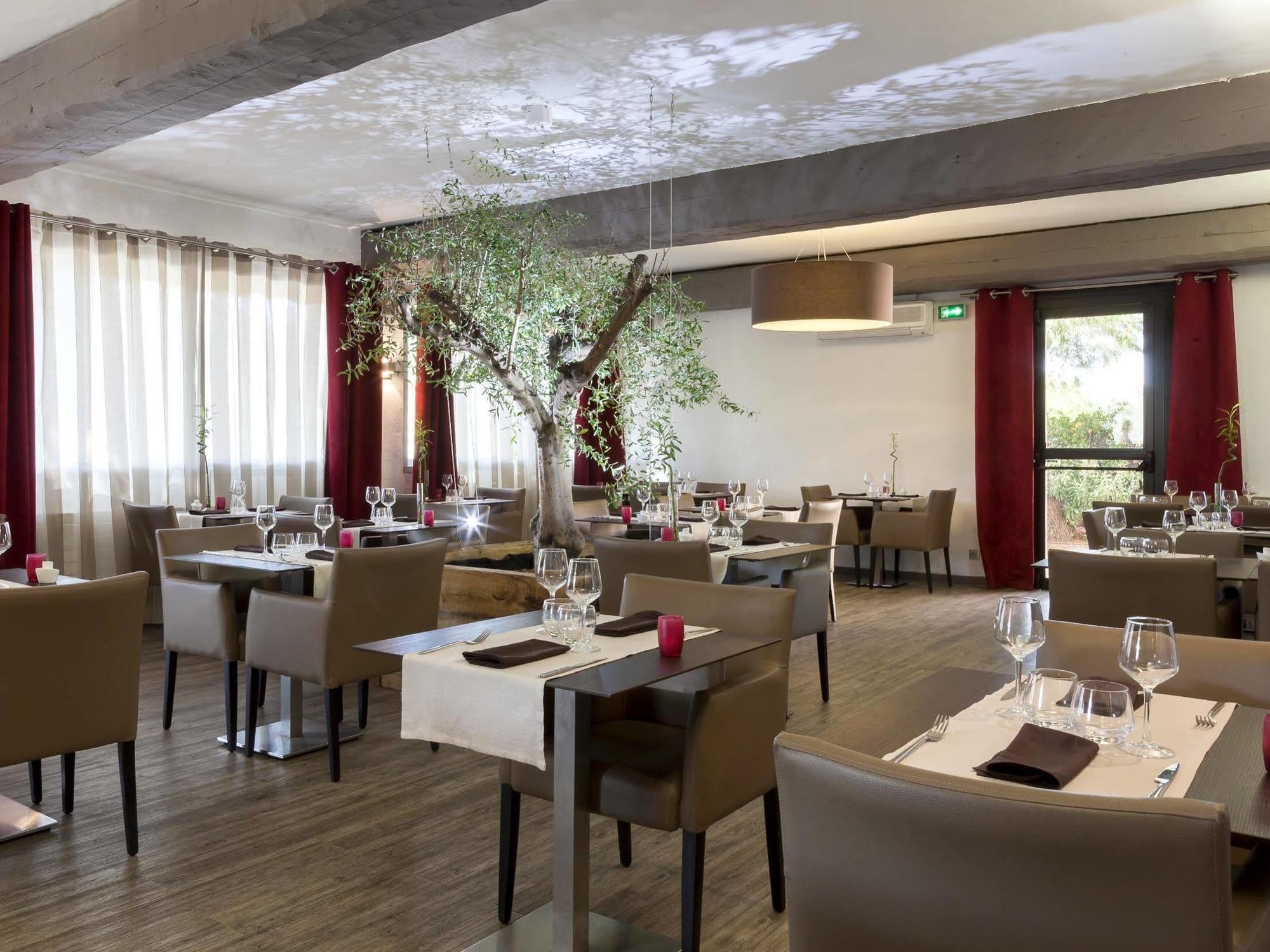 Logis Hotel & Restaurant L'Etape Bouc Bel Air - Gardanne Exterior photo